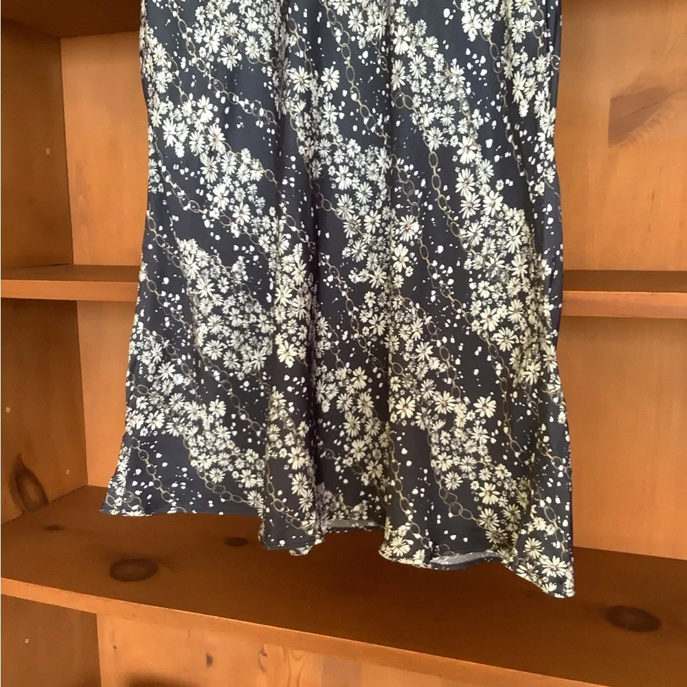 NWT Victoria’s Secret Floral Bias Cut Midi Skirt Cottagecore Slip Skirt Size S - Picture 3 of 10